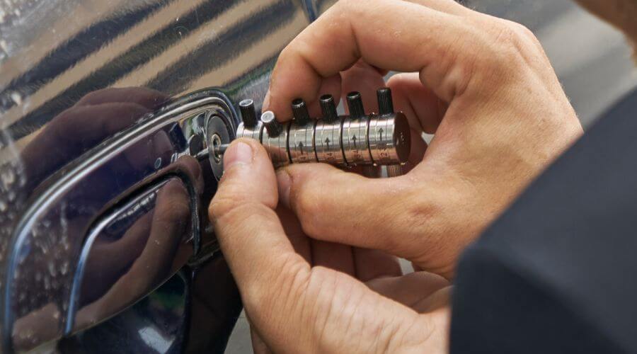 Expert Emergency Roof Repairs services in Dover, MO